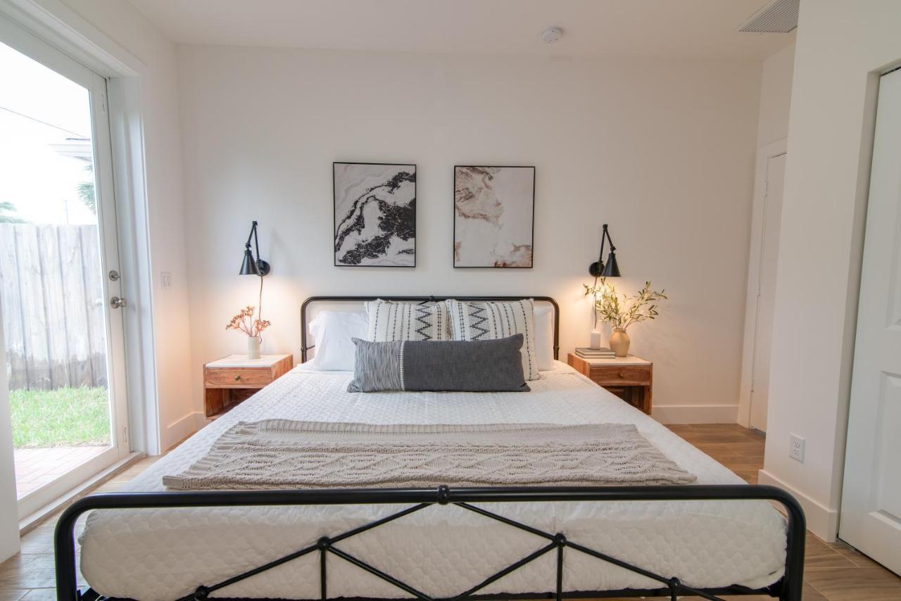 Private Cottage - King Beds, Brand New, Near Beach, Golfing, Shopping & Restaurants 레이크워쓰 외부 사진